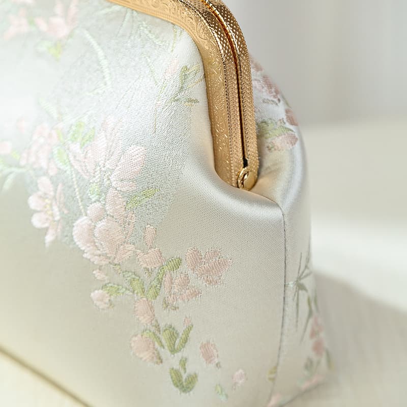 着物バッグ 雅な花刺繍がま口ショルダーバッグ