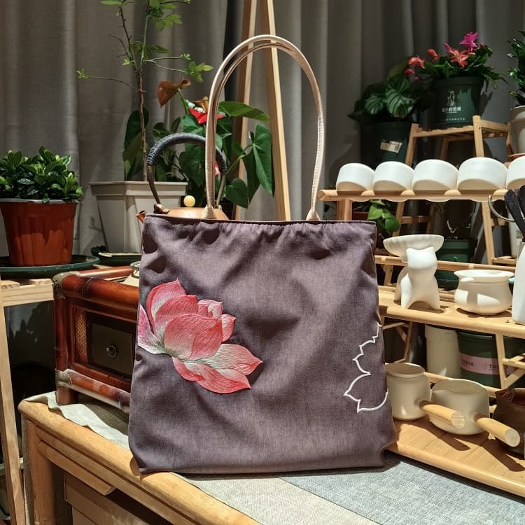 着物バッグ トートバッグ 蓮華刺繍和モダントート