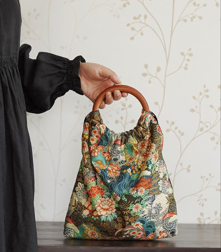 着物バッグ トートバッグ 華やか花園木製持ち手トートバッグ