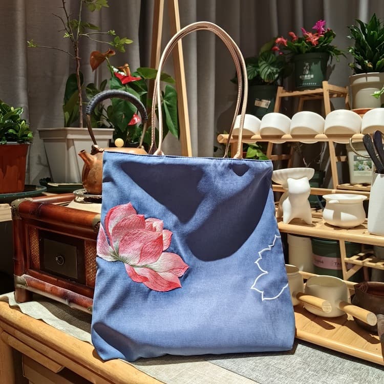 着物バッグ トートバッグ 蓮華刺繍和モダントート