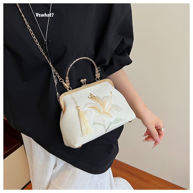着物バッグ 百合刺繍がまぐち風ショルダー