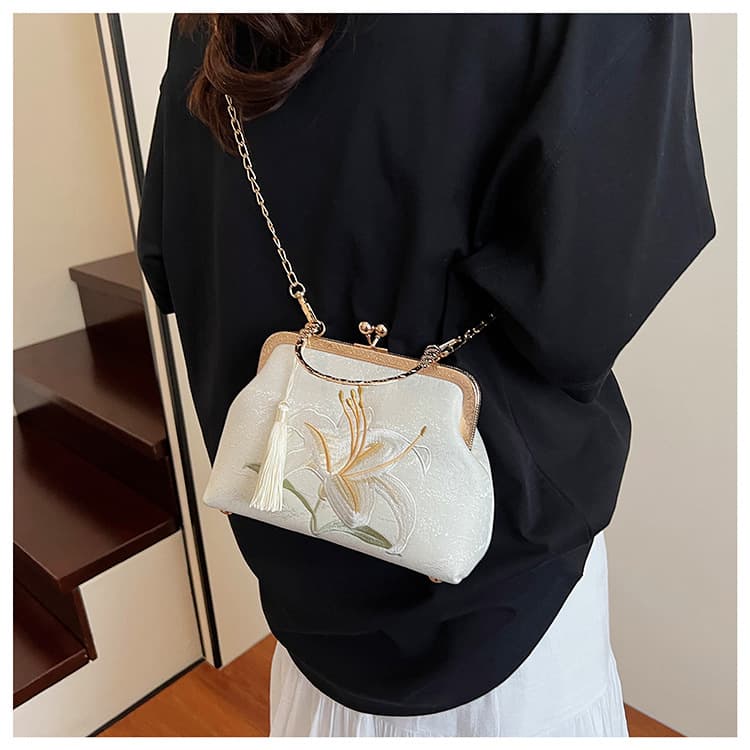 着物バッグ 百合刺繍がまぐち風ショルダー