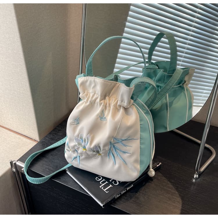 着物バッグ ショルダーバッグ 花鳥刺繍 巾着型ショルダーバッグ