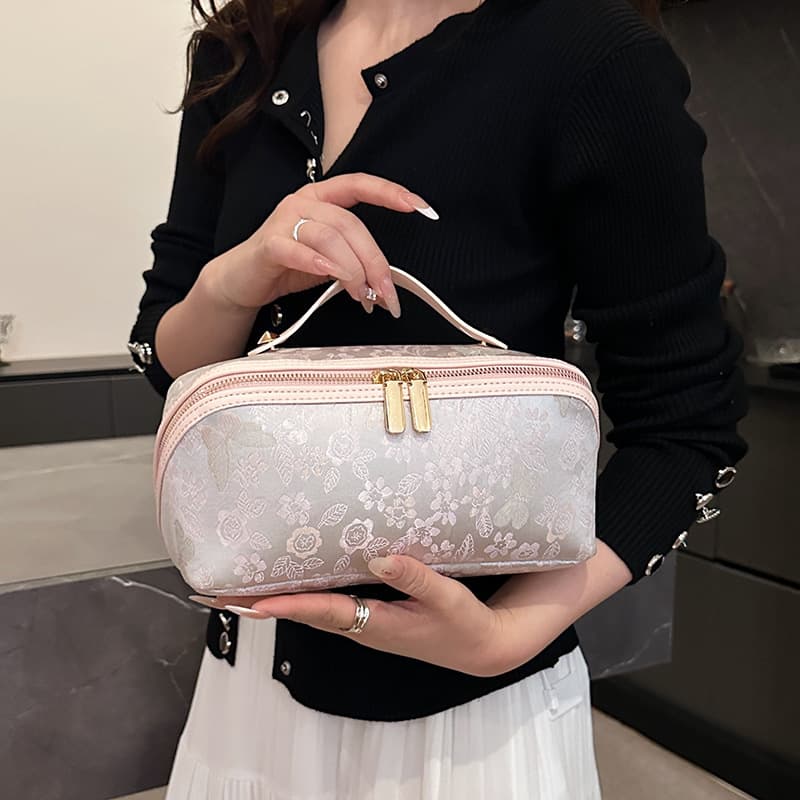 着物バッグ 花蝶模様 上品手持ちポーチ